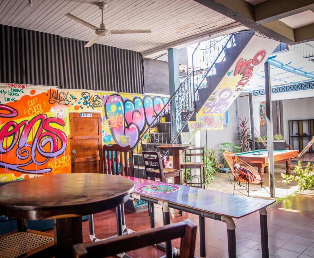 The Spot Hostel León Εξωτερικό φωτογραφία