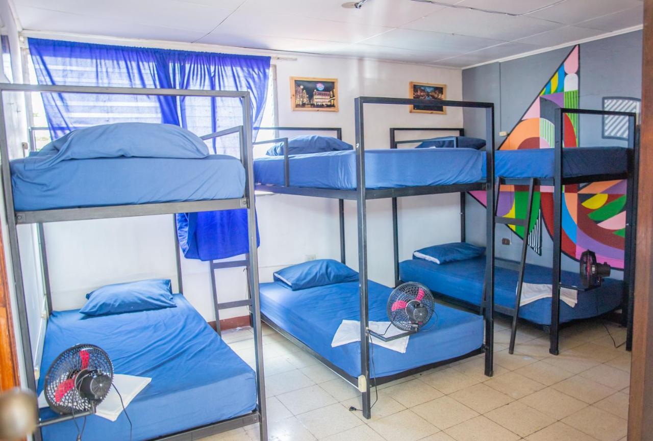 The Spot Hostel León Εξωτερικό φωτογραφία